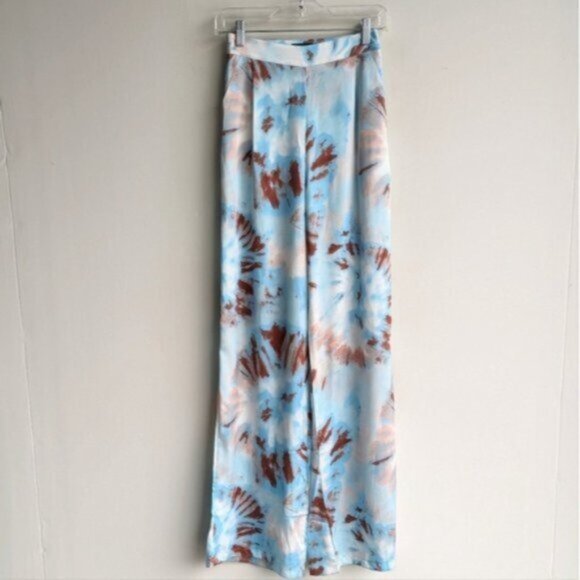 PrettyLittleThing blue tie dye wide leg pants - Picture 2 of 6